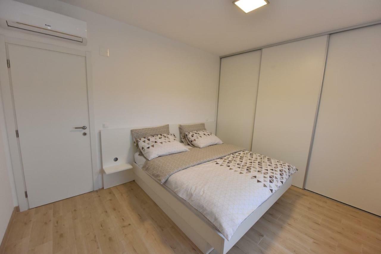 Family Apartments Podsolarsko Sibenik Bagian luar foto