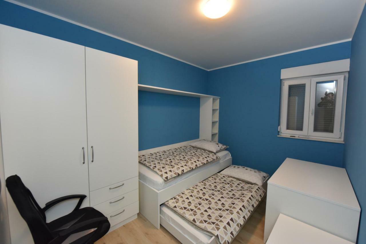 Family Apartments Podsolarsko Sibenik Bagian luar foto