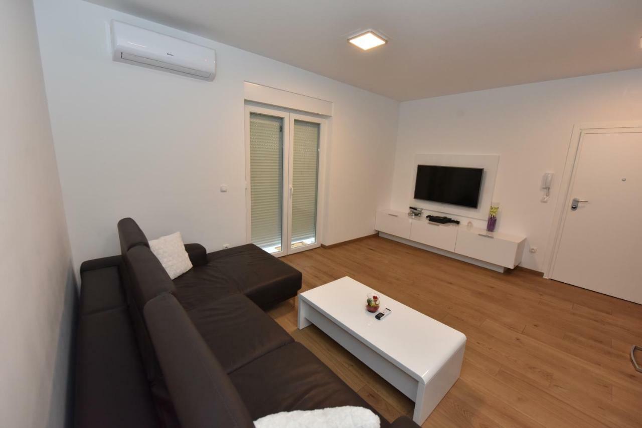Family Apartments Podsolarsko Sibenik Bagian luar foto