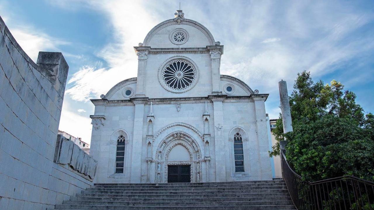 Family Apartments Podsolarsko Sibenik Bagian luar foto
